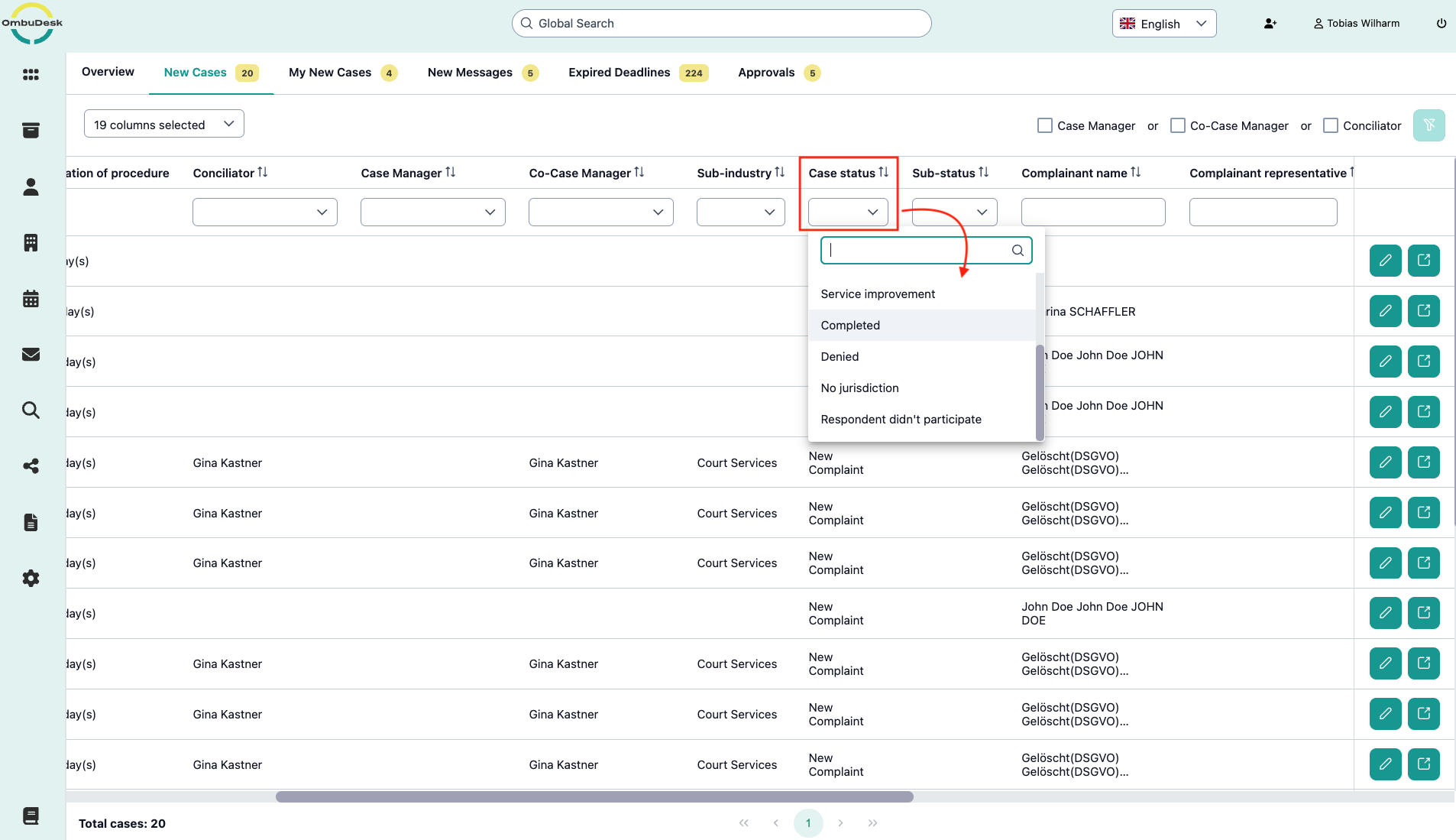 The image shows OmbuDesk in the "new cases" view. The selection list for the case status is open and shows various statuses. A selection can be used to filter the cases by status.