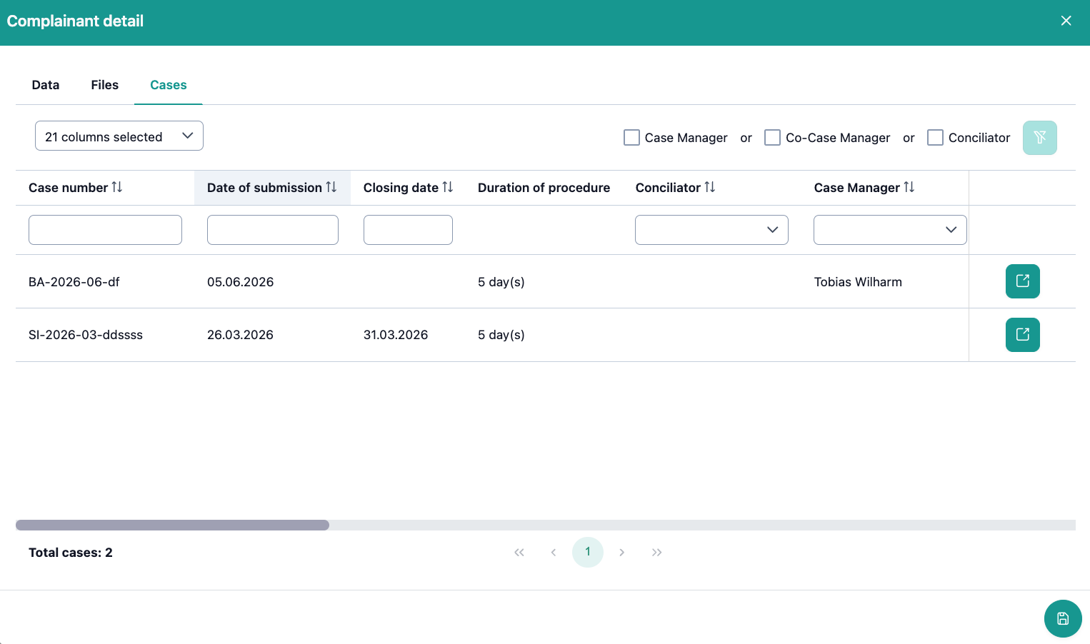 The image shows all linked files to a complainant, in the detailed view of the complainant directory.