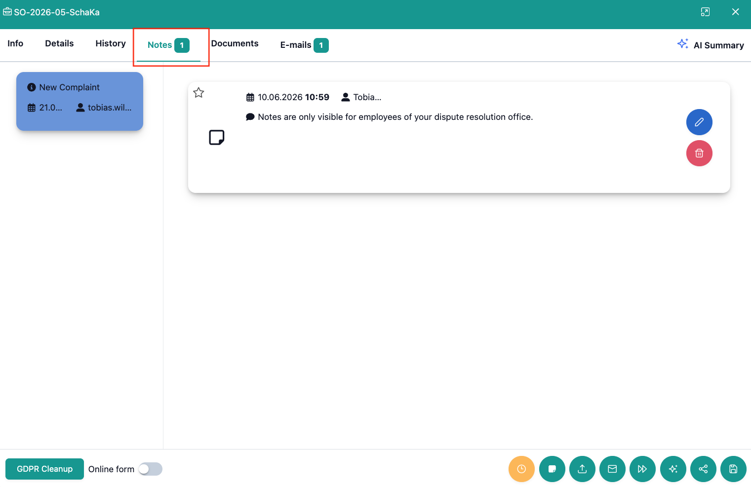 The image shows the digital case view in OmbuDesk in the notes tab. The tab is outlined in red at the top.